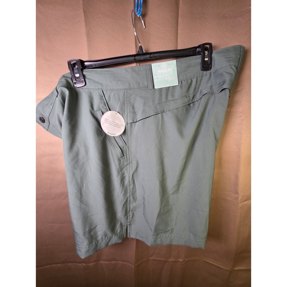 Magellan Outdoors Classic Fit Shorts Womens 2X Sage Green Hiking Trail NWT